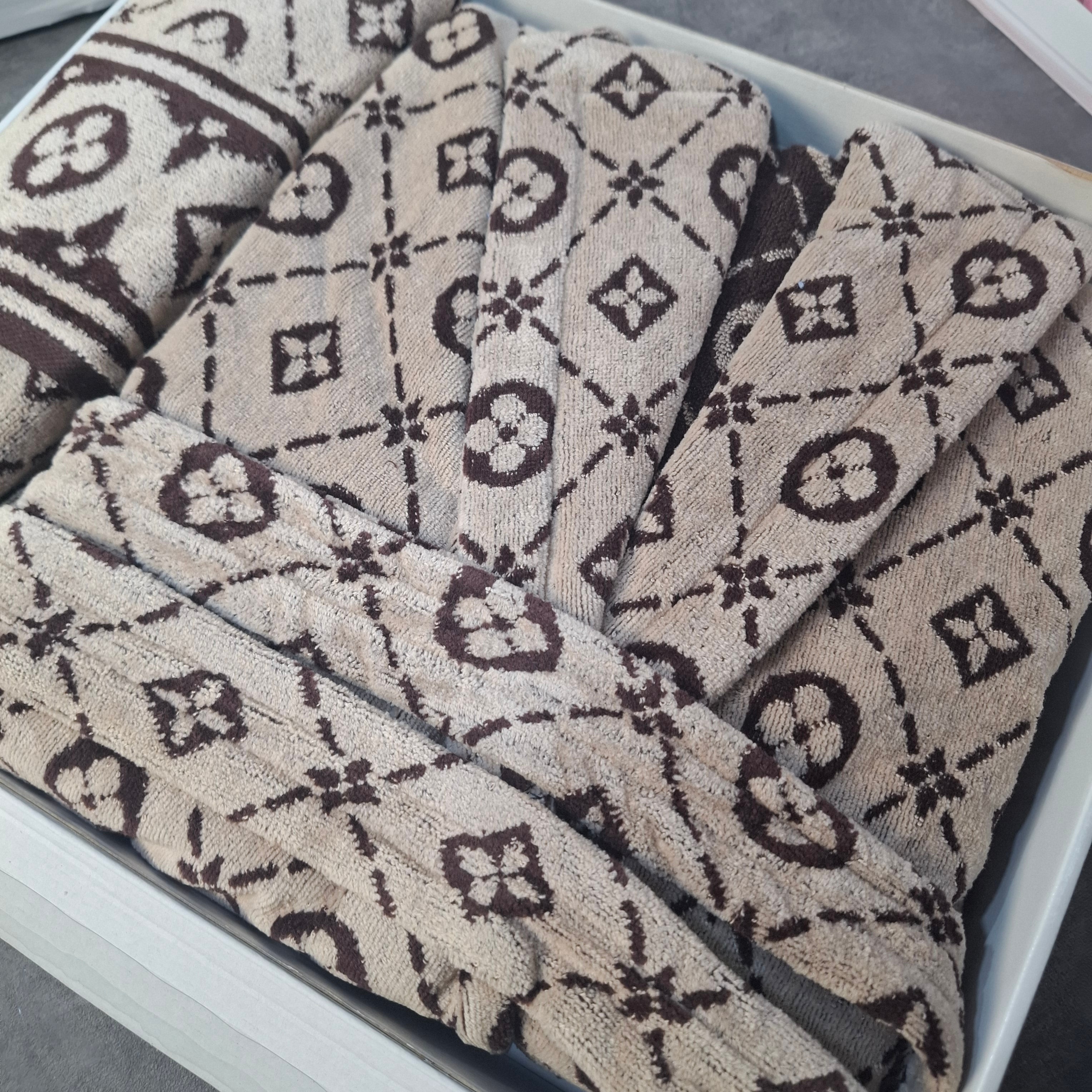 Sortie de Bain LV – Taille Standard et Grande Taille