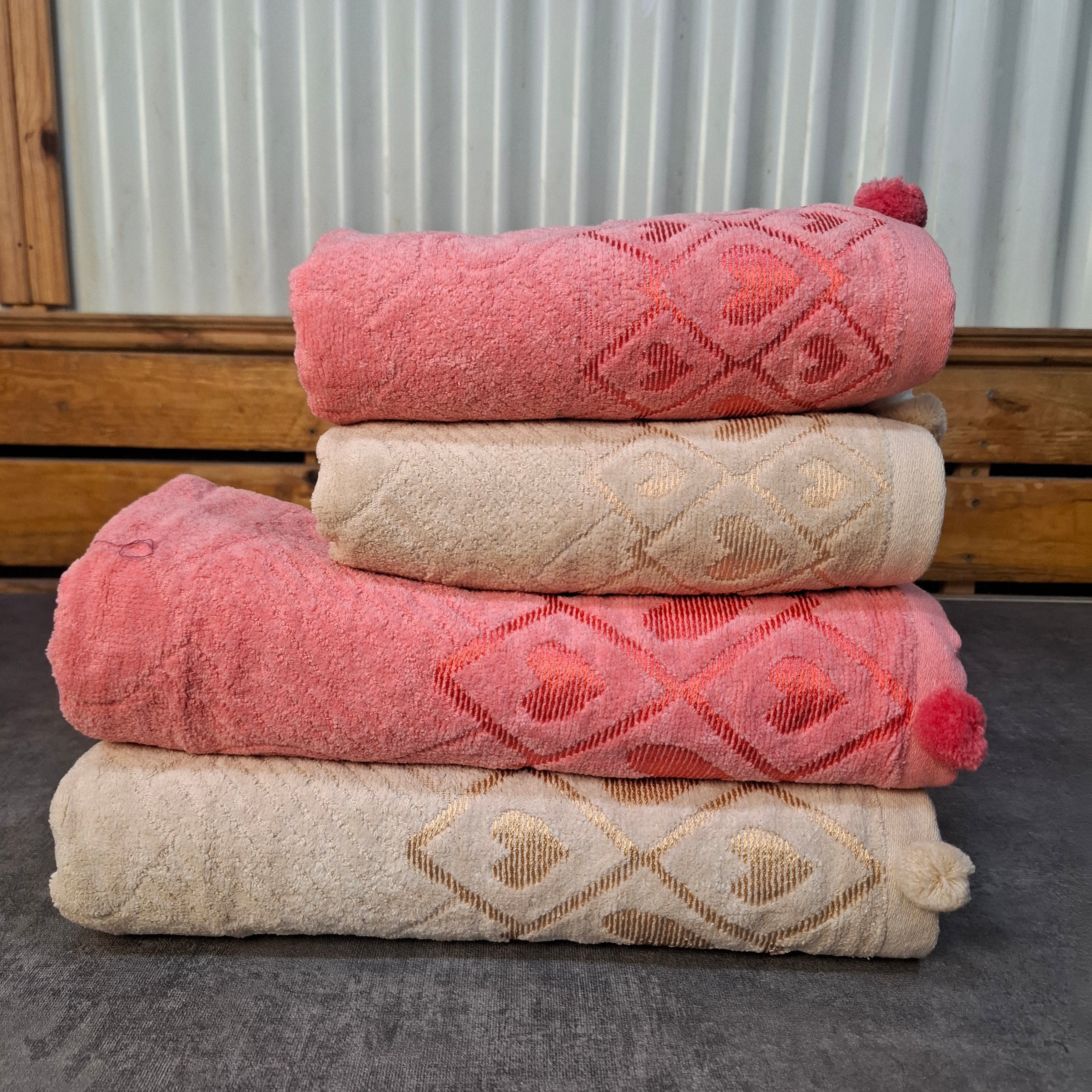 Pack de Deux Serviettes 2 Pièces – Modèle Pompon